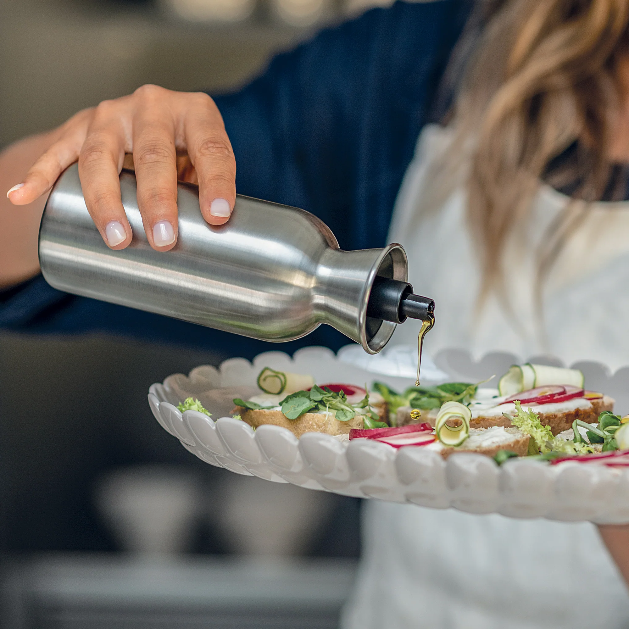 OIL/VINEGAR BOTTLE 'PERFECT DRESSING STEEL EDITION' "PREPARATION" - Image 12