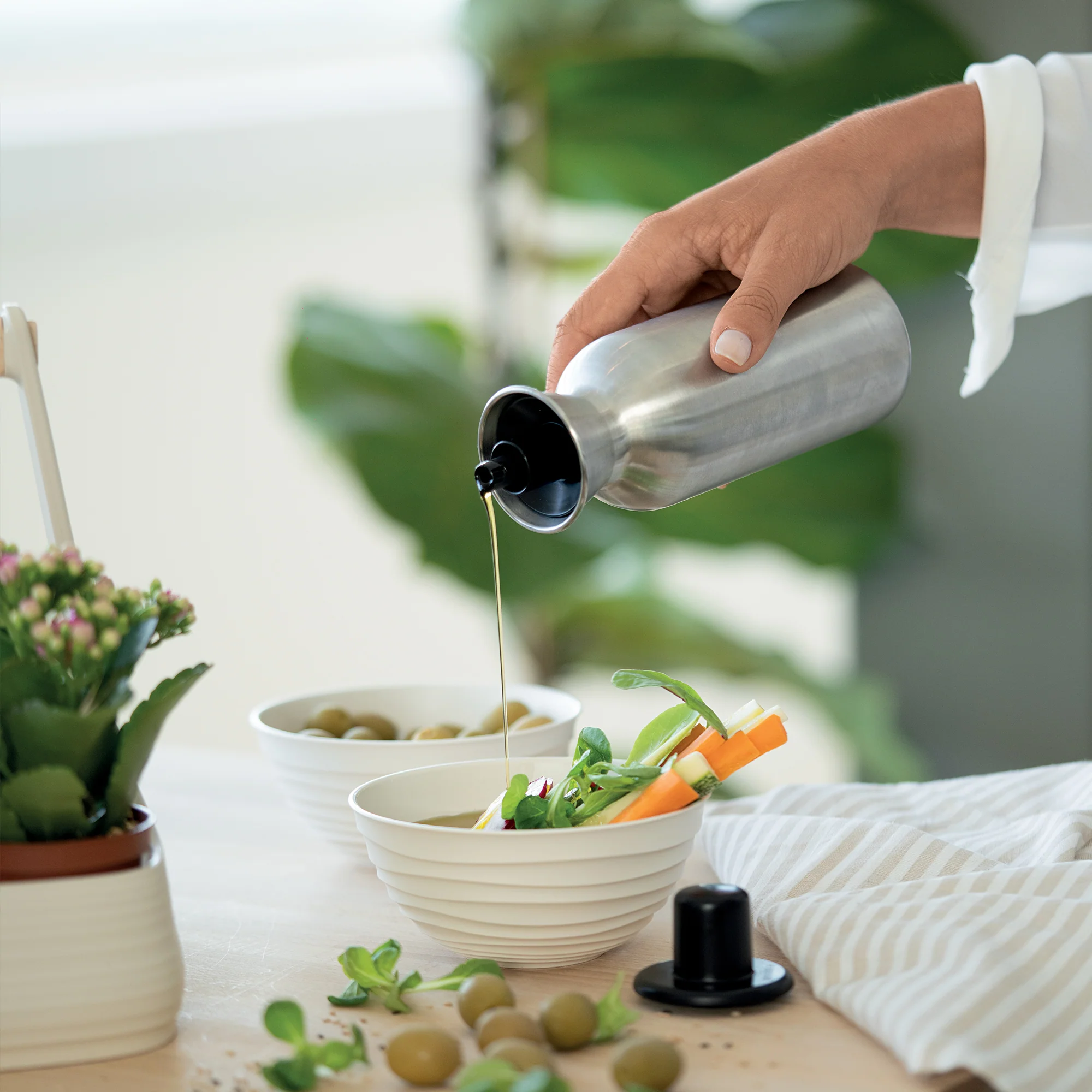 OIL/VINEGAR BOTTLE 'PERFECT DRESSING STEEL EDITION' "PREPARATION" - Image 5